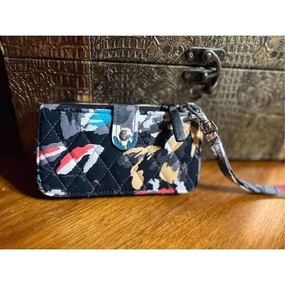 Vera Bradley Retired Splash Floral Pattern Wristlet Wallet - Picture 2 of 4